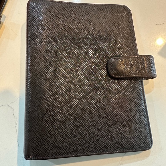 Louis Vuitton Taiga MM Leather Planner - Picture 1 of 9